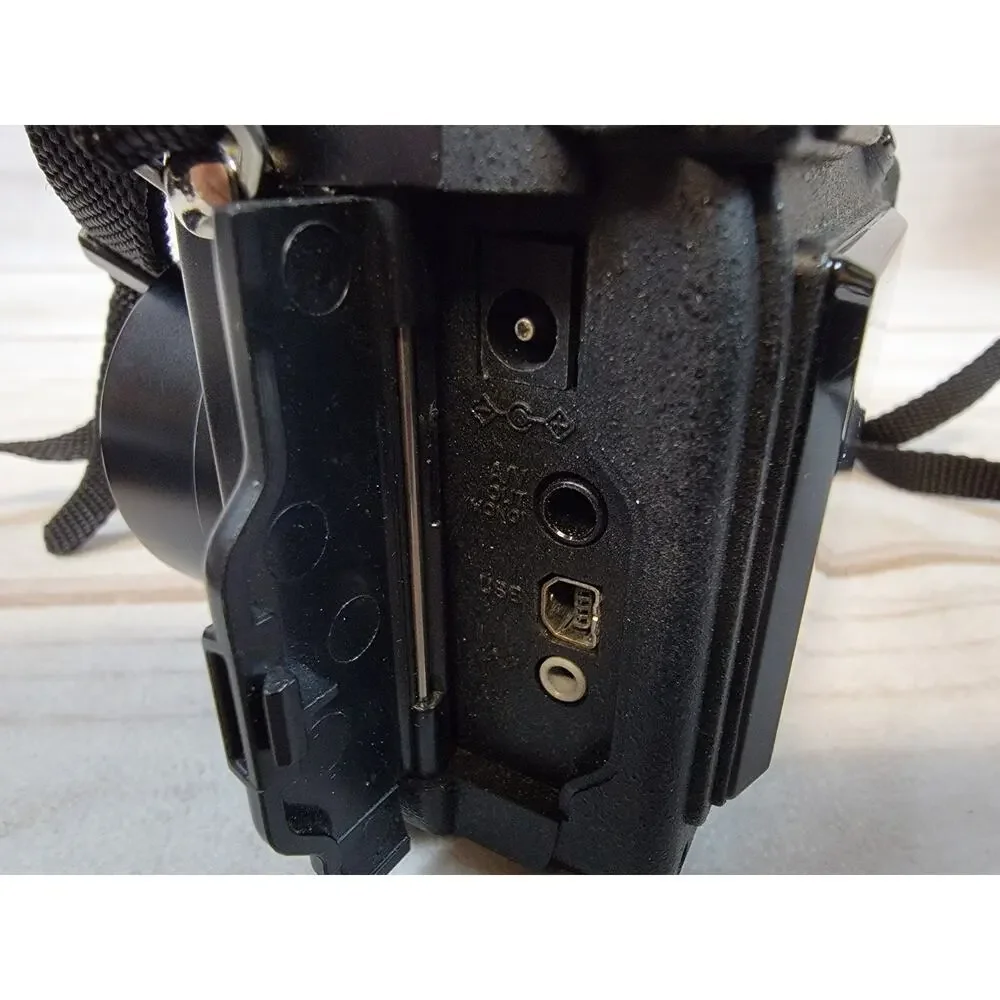 Olympus CAMEDIA C-3040 Zoom 3.3MP Digital Camera - Black W/Case Tested